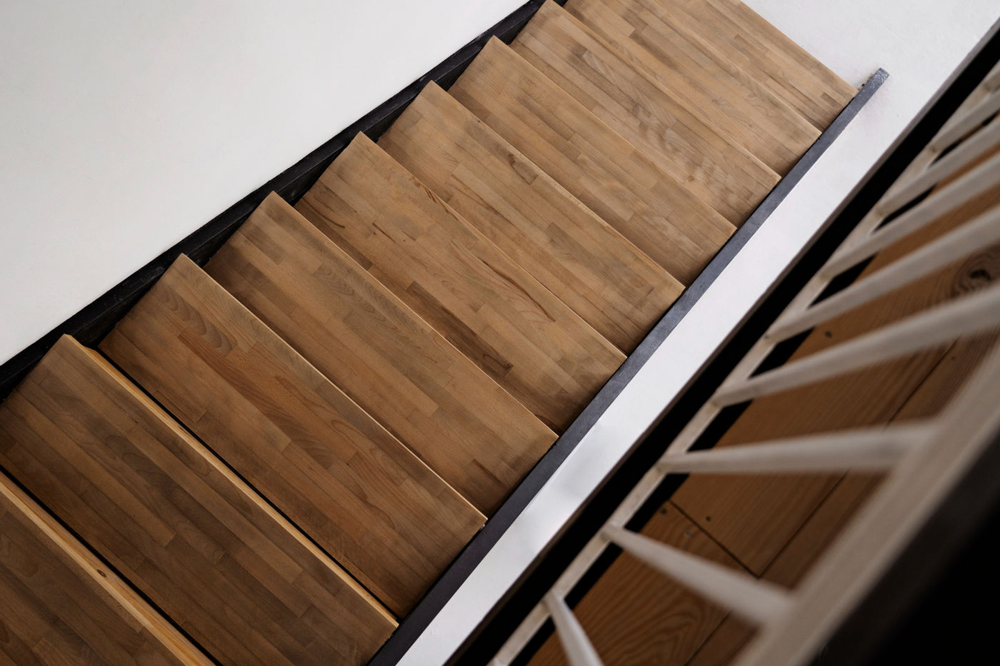 schody proste wykończone drewnem