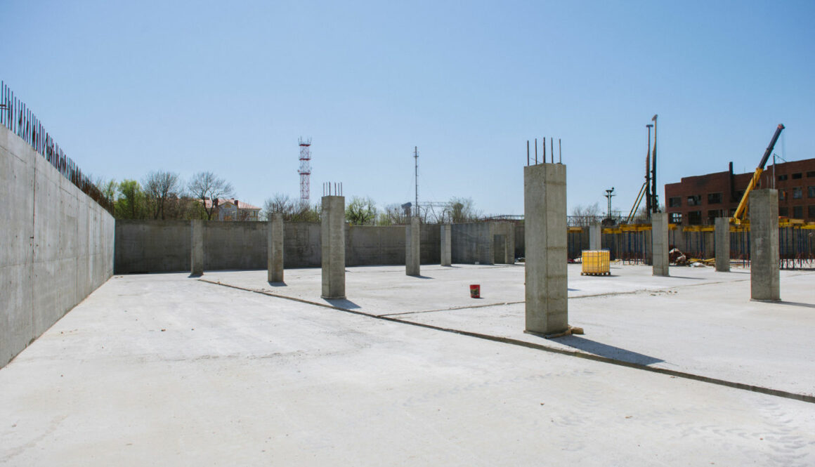 gotowe słupy prebarykowane z betonu