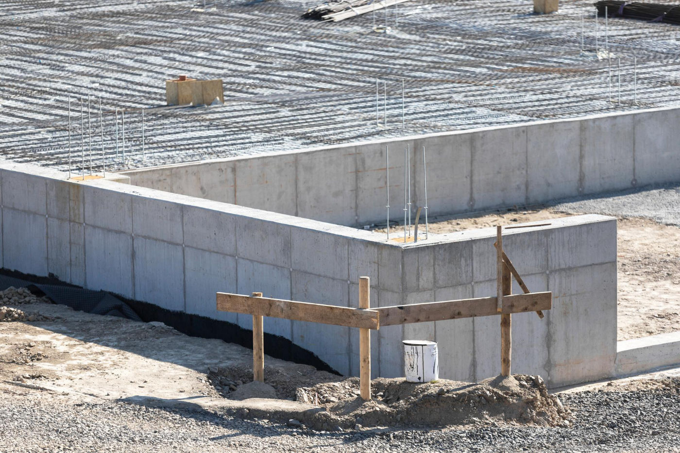 Jak przebiega montaż prefabrykatów betonowych?